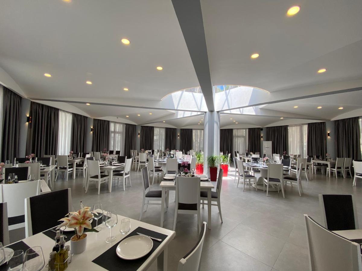 Atrium Deluxe Resort Golem  Eksteriør billede